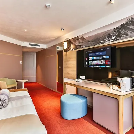 Carine Centar 호텔 4*
