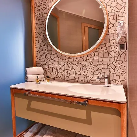 Carine Centar ホテル ポドゴリツァ