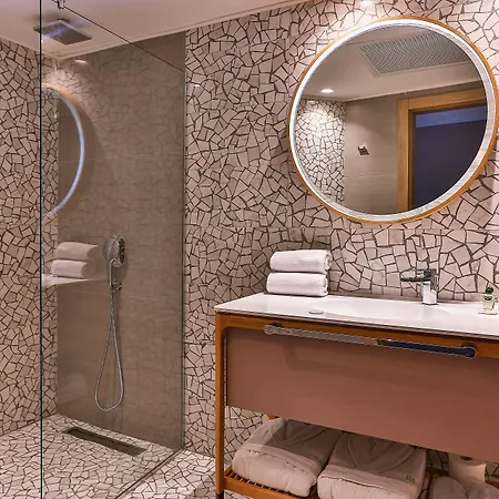 ホテル Carine Centar ポドゴリツァ