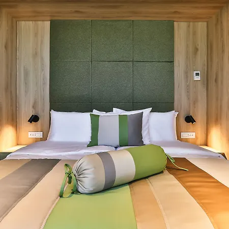 Carine Centar ホテル