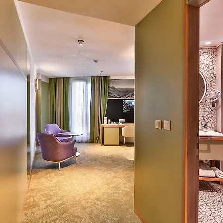 ホテル Carine Centar ポドゴリツァ