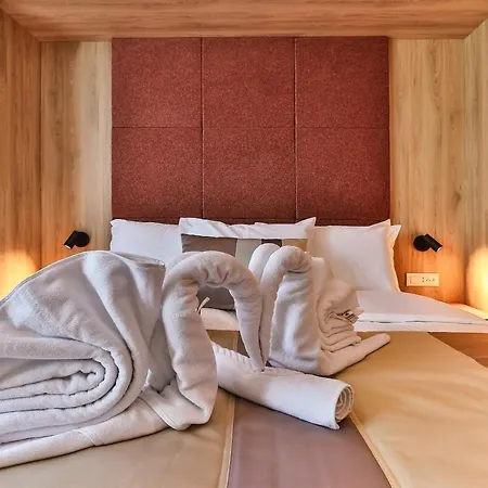 Carine Centar 4* Podgorica