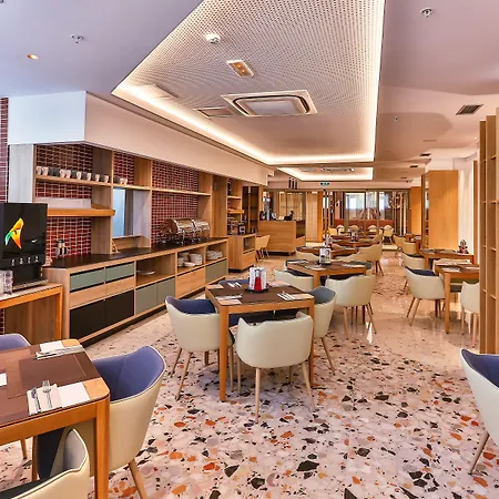 Carine Centar Hotel 4*