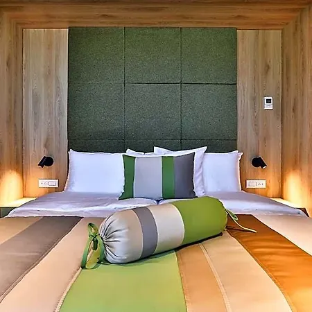 Hotel Carine Centar