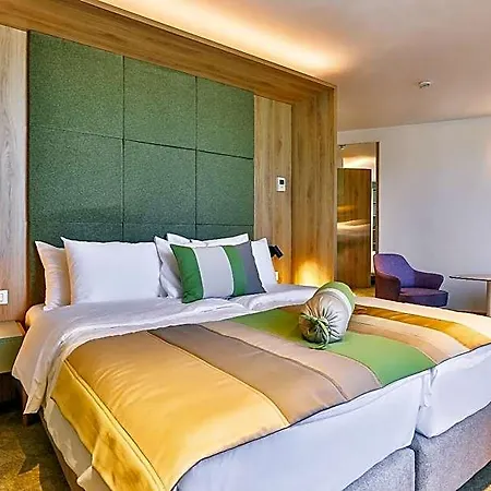 Carine Centar 4*