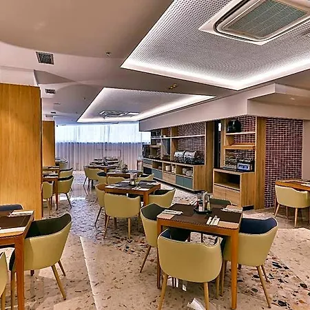 Carine Centar Hotel 4*