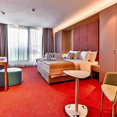 Carine Centar Hotel