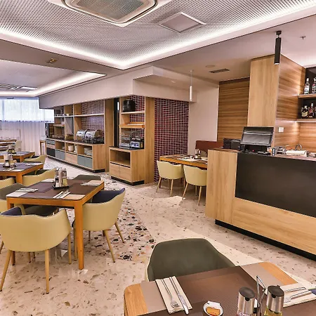 Hotel Carine Centar