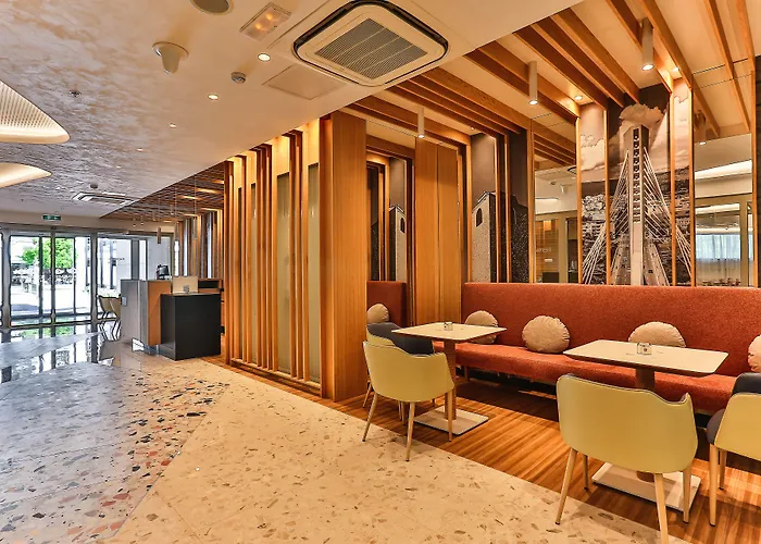 Carine Centar Hotel 4*